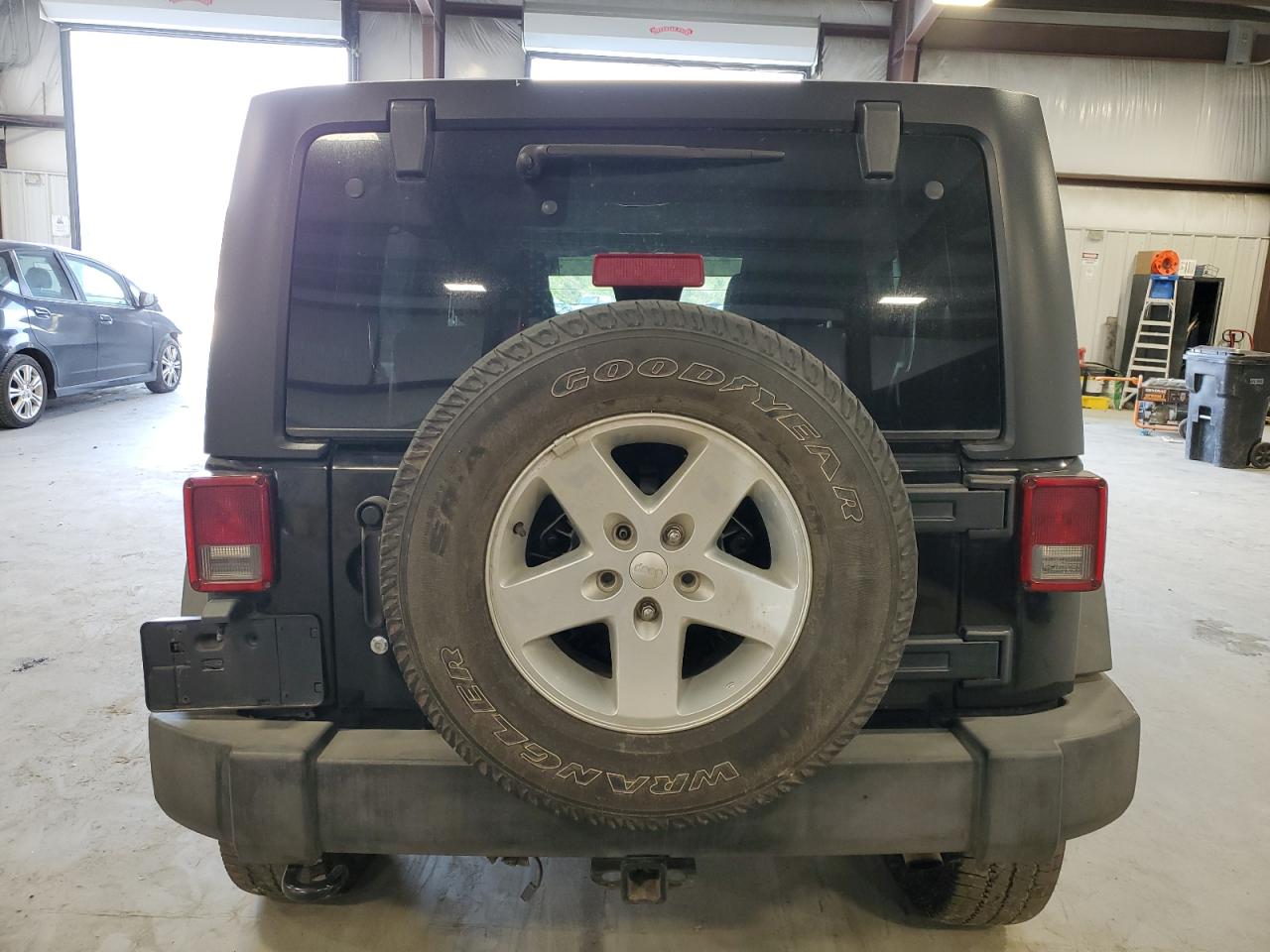 1C4BJWDG8EL134633 2014 Jeep Wrangler Unlimited Sport