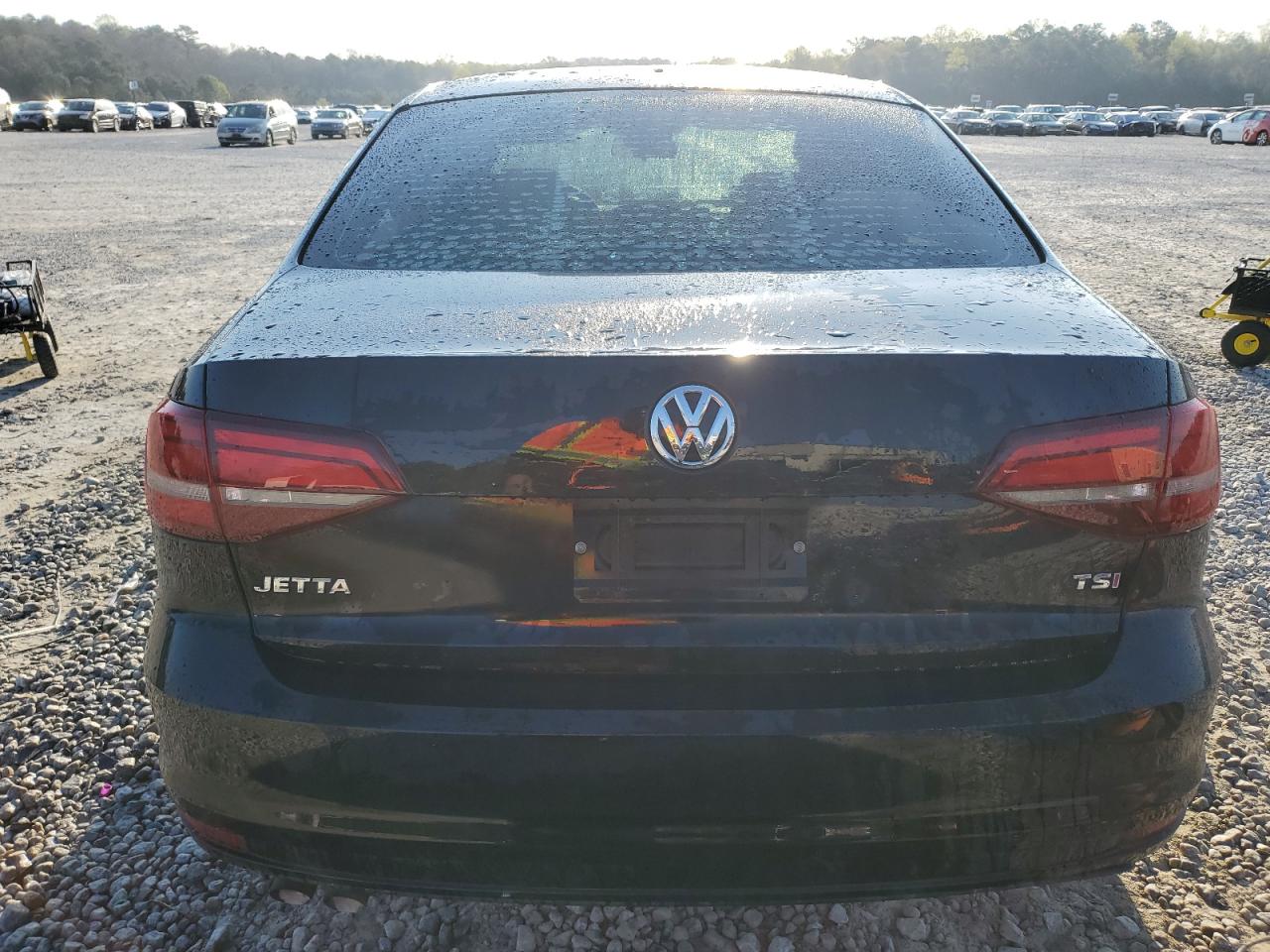 3VW2B7AJ4JM261470 2018 Volkswagen Jetta S