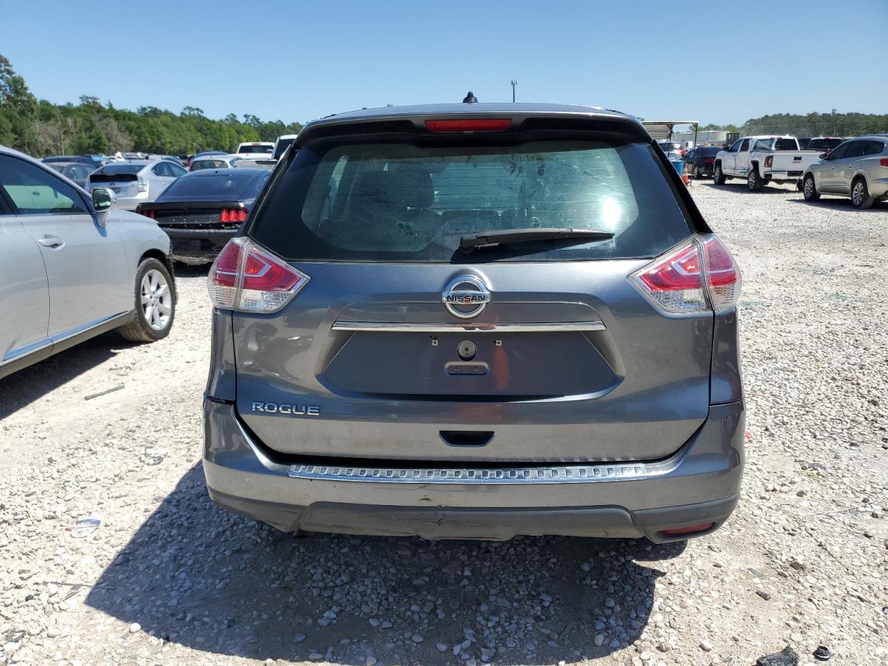 2015 Nissan Rogue S vin: KNMAT2MT8FP535699