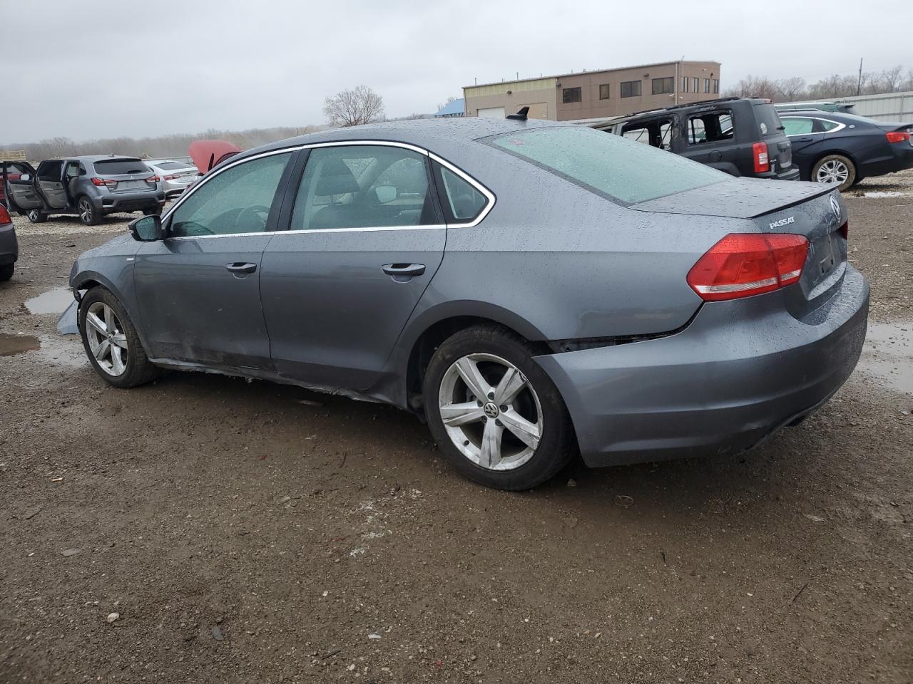 2014 Volkswagen Passat S vin: 1VWAS7A33EC031150