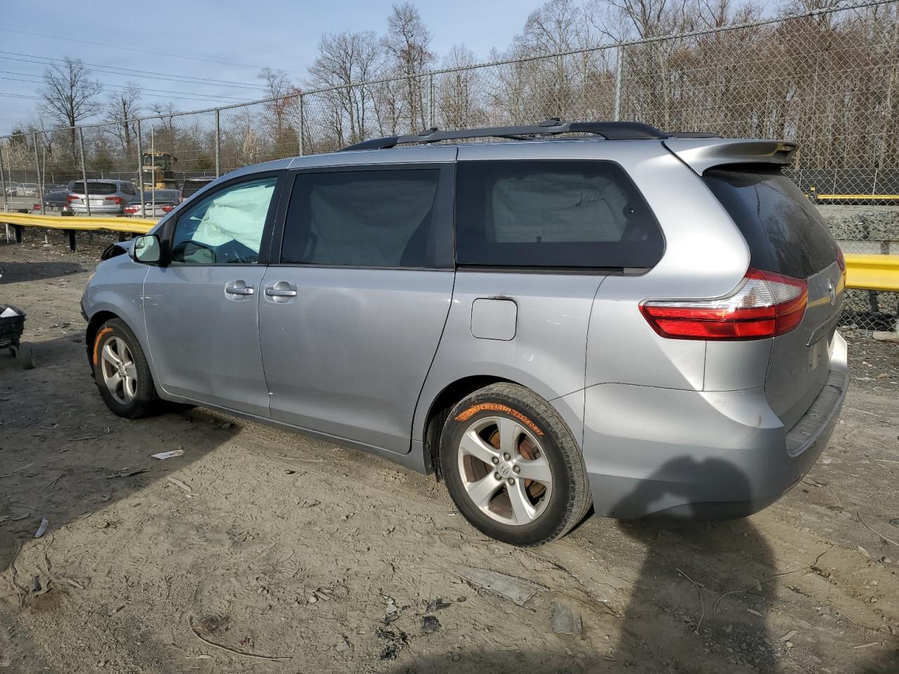 5TDKK3DC2FS570015 2015 Toyota Sienna Le