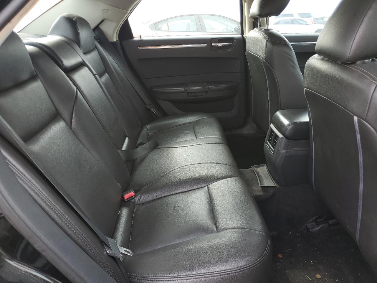 2C3CA4CD8AH198683 2010 Chrysler 300 Touring