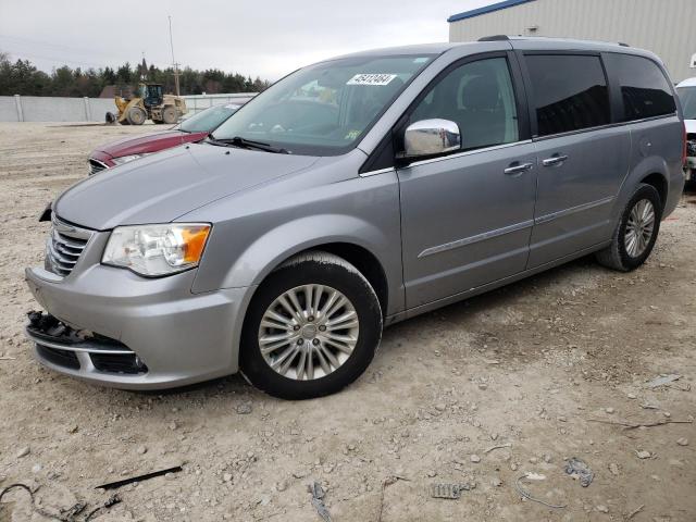 Lot #2478179428 2013 CHRYSLER TOWN & COU salvage car