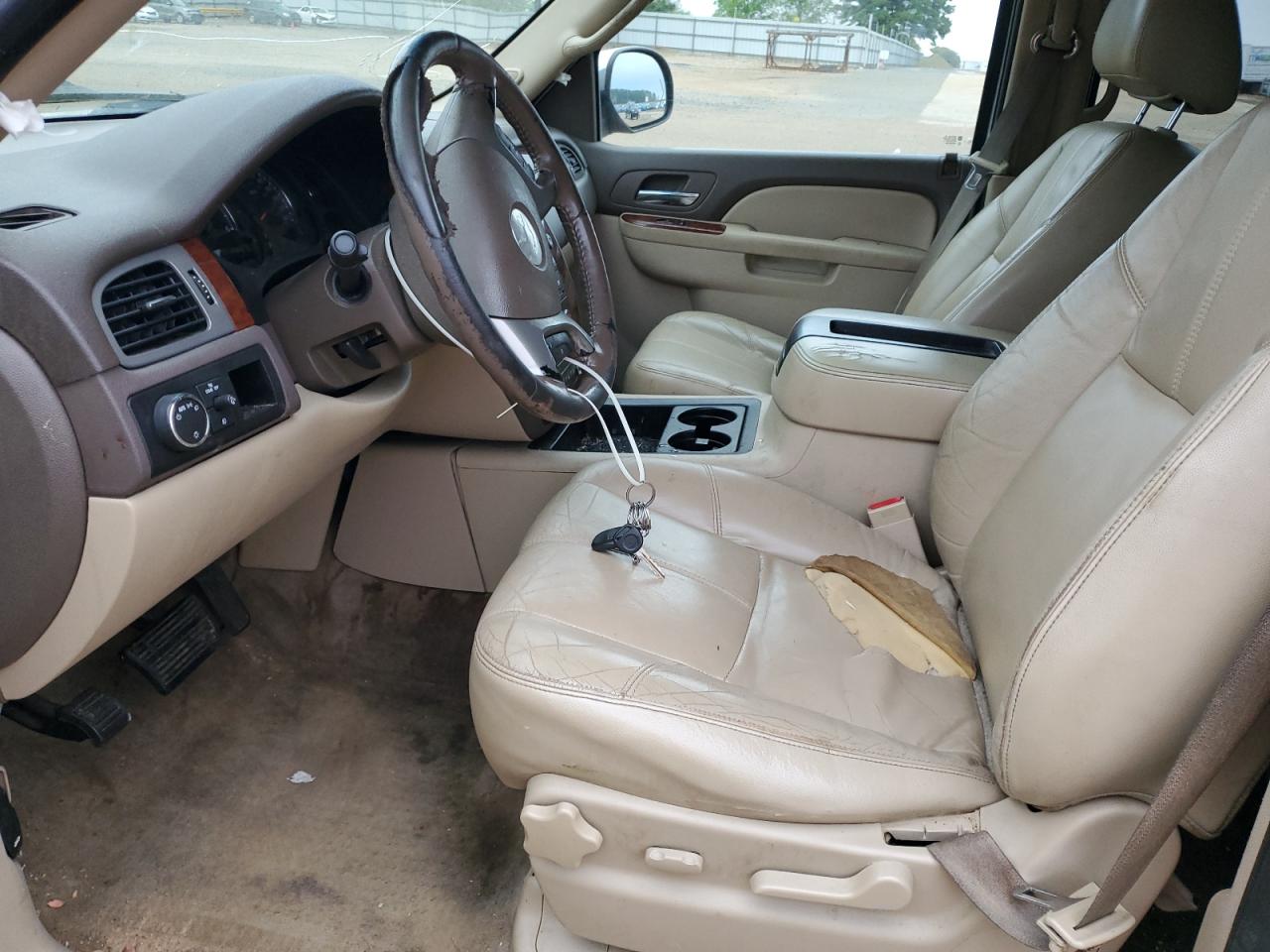 1GNSCBE03BR273055 2011 Chevrolet Tahoe C1500 Lt