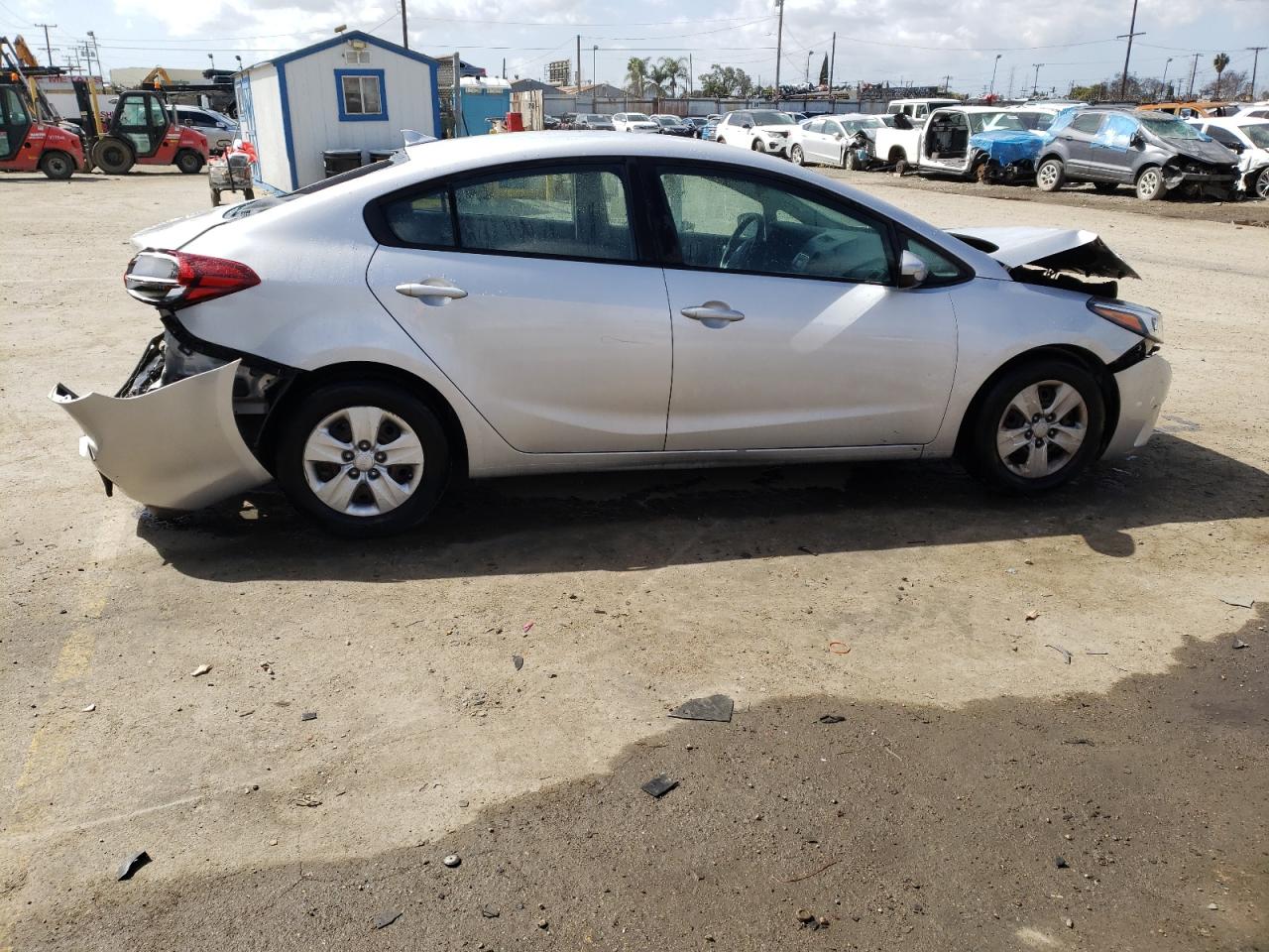 3KPFK4A76JE236605 2018 Kia Forte Lx