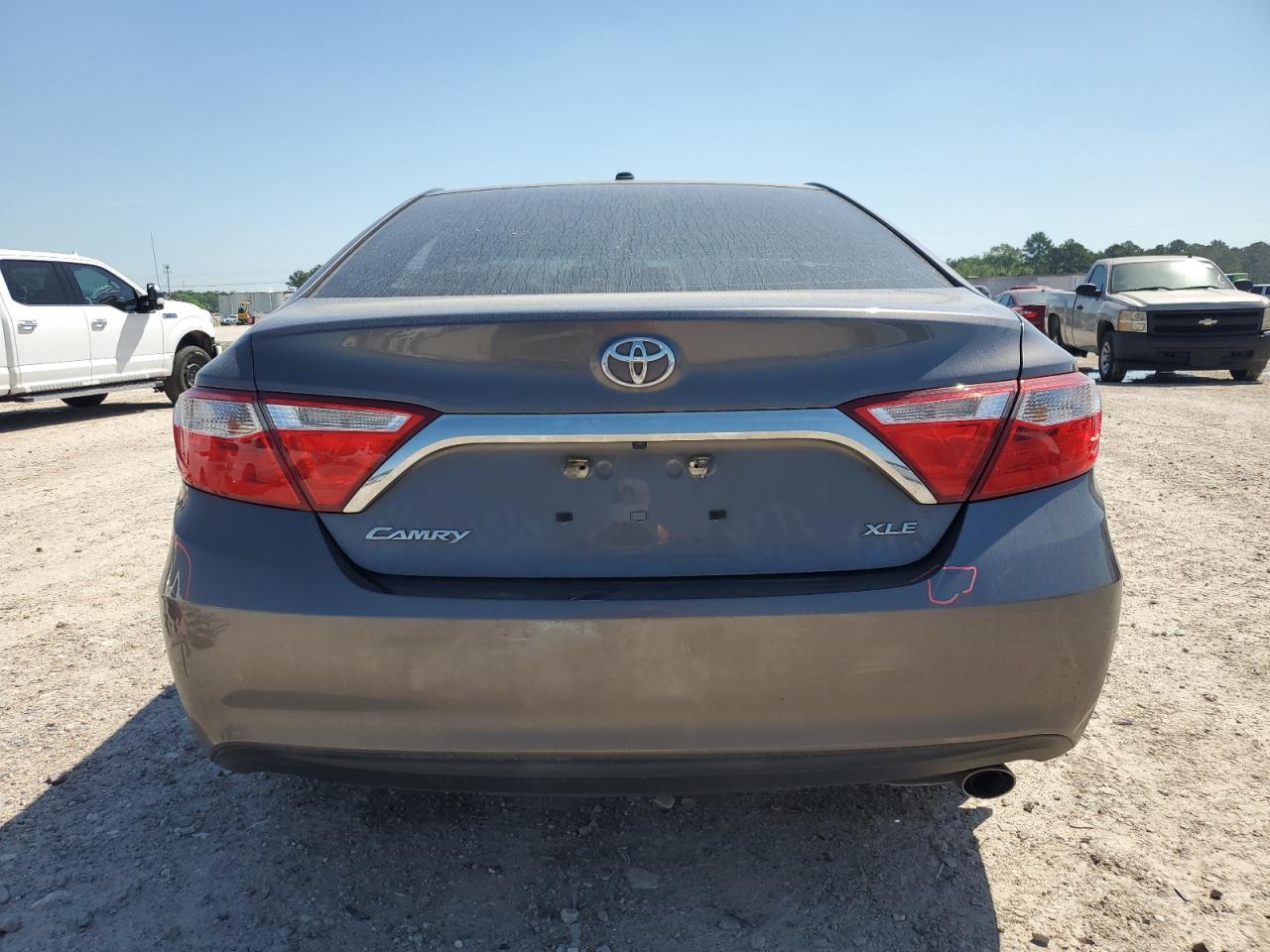 4T4BF1FK8FR465621 2015 Toyota Camry Le