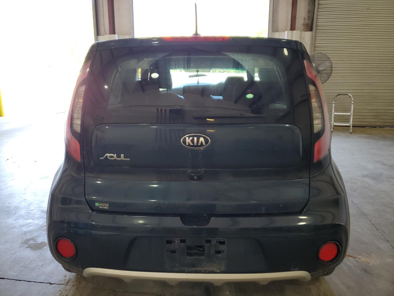 KNDJP3A55J7600971 2018 Kia Soul +