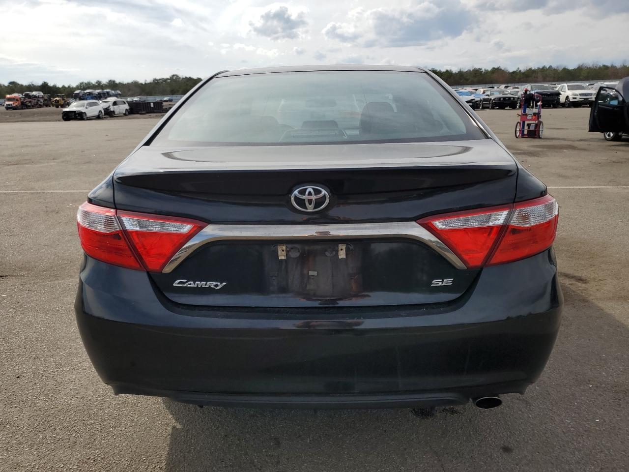 4T1BF1FK3HU676268 2017 Toyota Camry Le