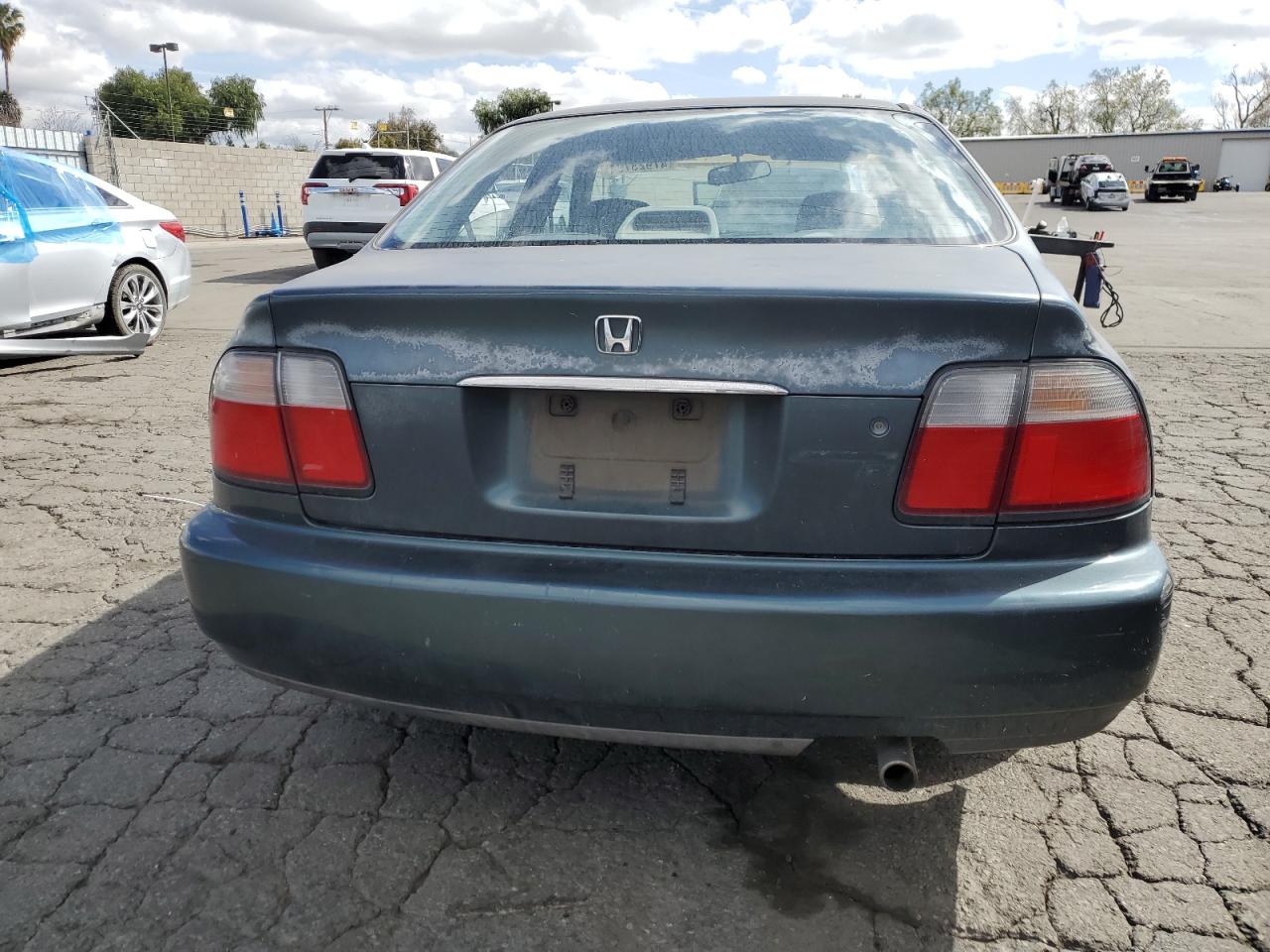 1HGCD5638TA107541 1996 Honda Accord Lx