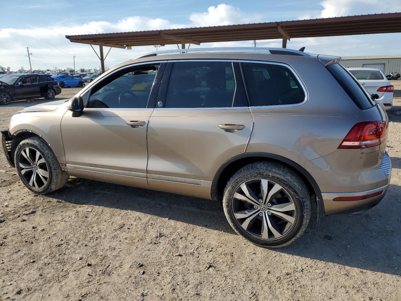 WVGRF7BP9HD001611 2017 Volkswagen Touareg Wolfsburg