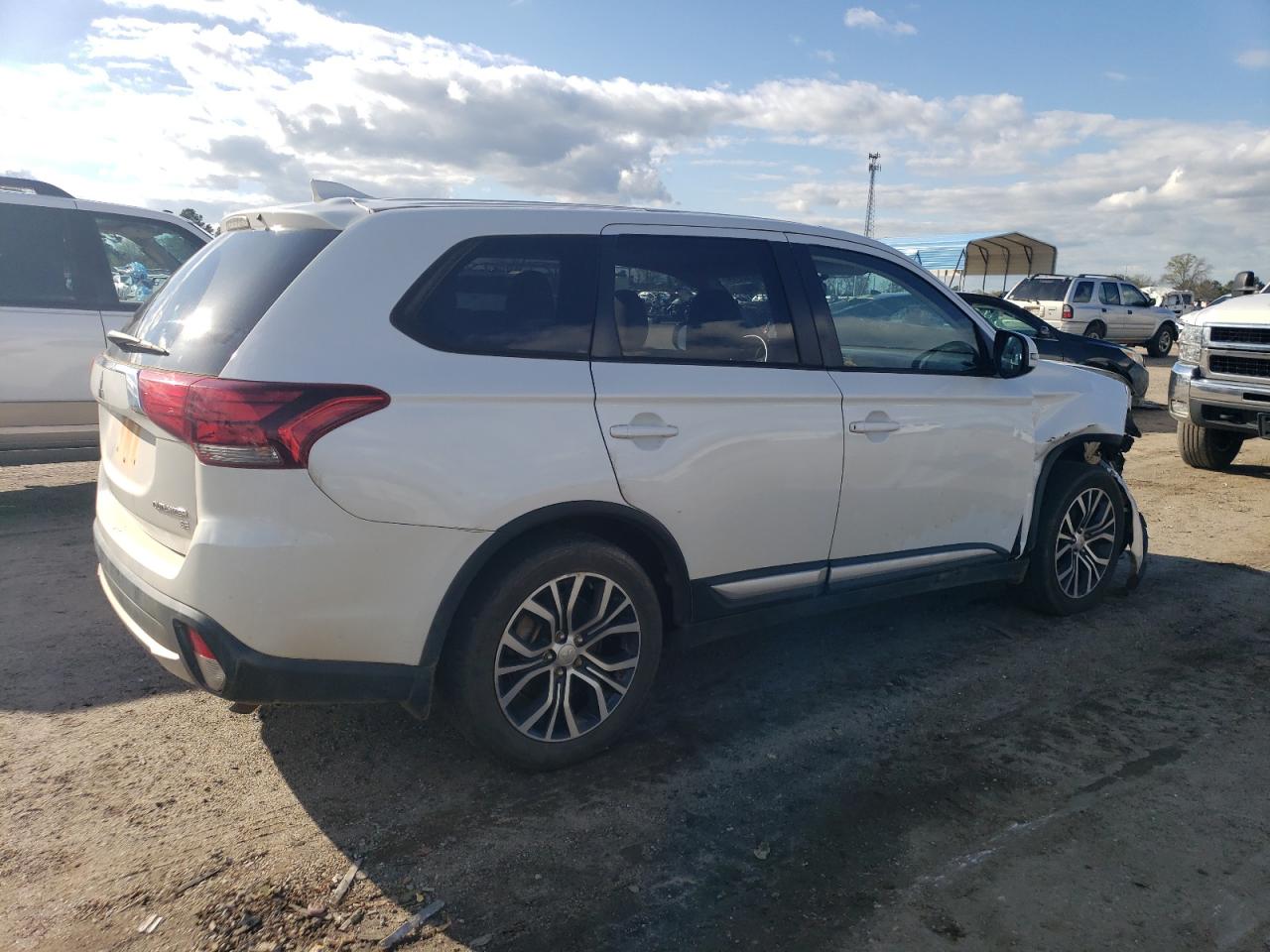 2018 Mitsubishi Outlander Se vin: JA4AD3A32JZ017182