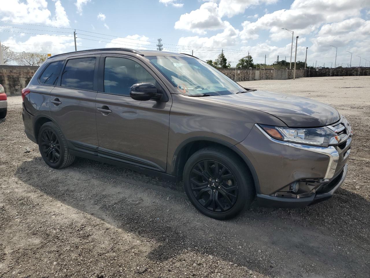 JA4AD3A30JZ044638 2018 Mitsubishi Outlander Se