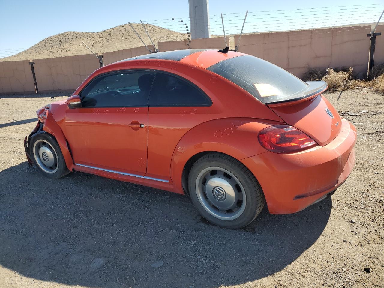 2018 Volkswagen Beetle S vin: 3VWFD7AT3JM704012