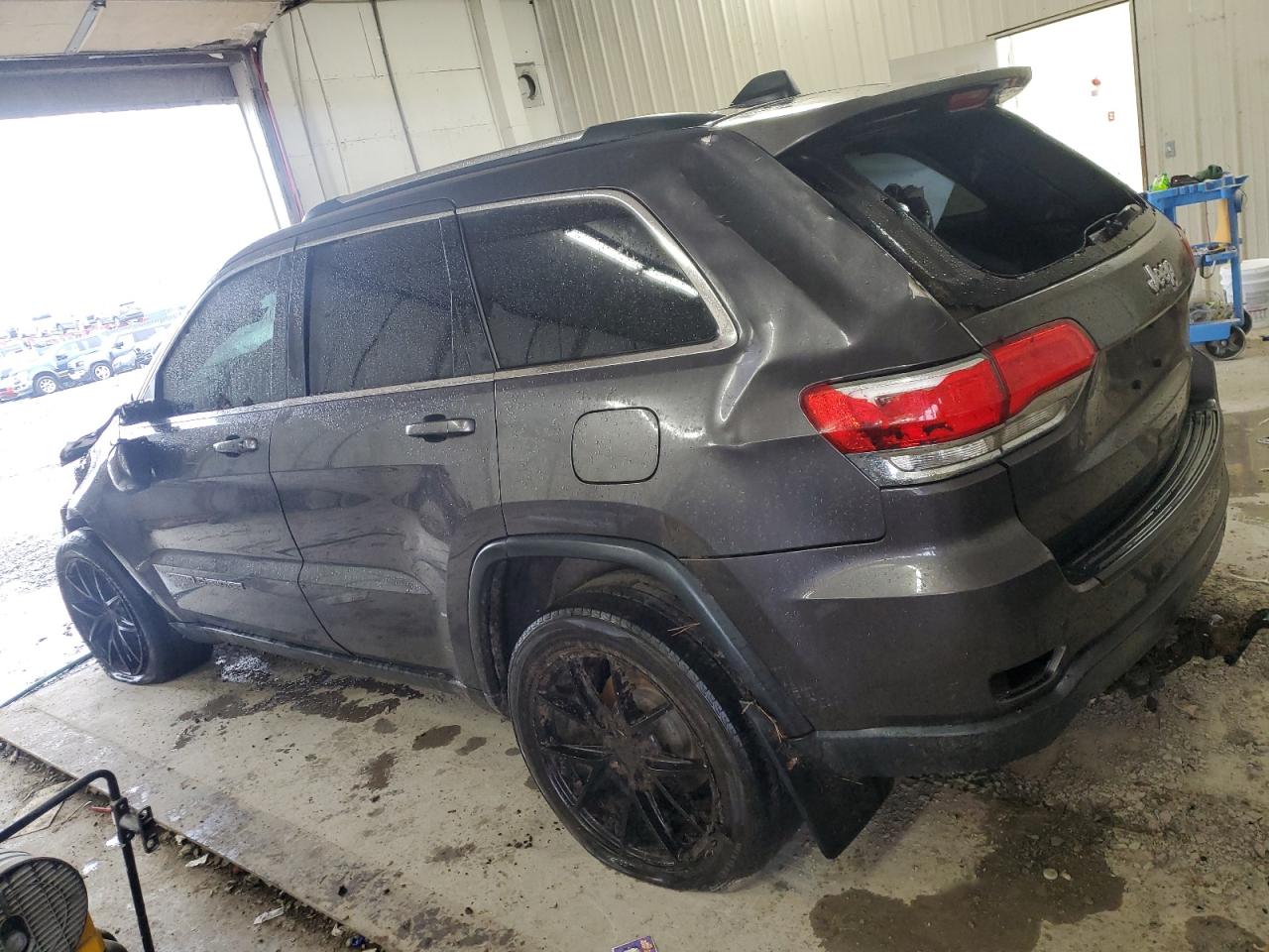 1C4RJEAG4HC763419 2017 Jeep Grand Cherokee Laredo