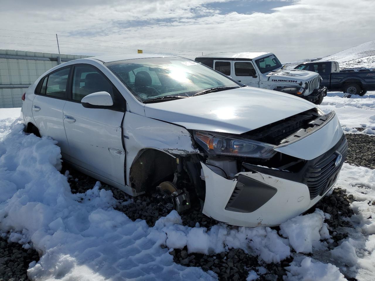 2019 Hyundai Ioniq Blue vin: KMHC65LC2KU124566