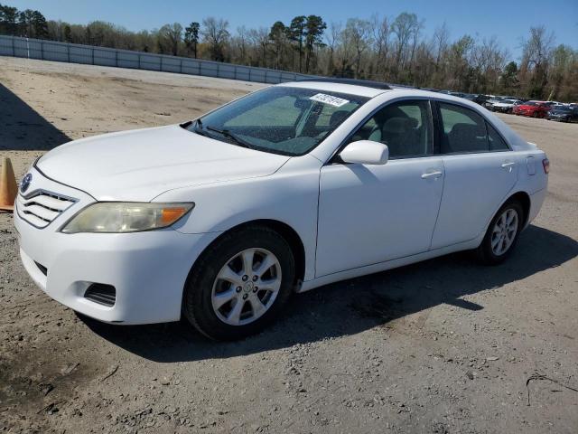 Lot #2454683470 2011 TOYOTA CAMRY BASE salvage car