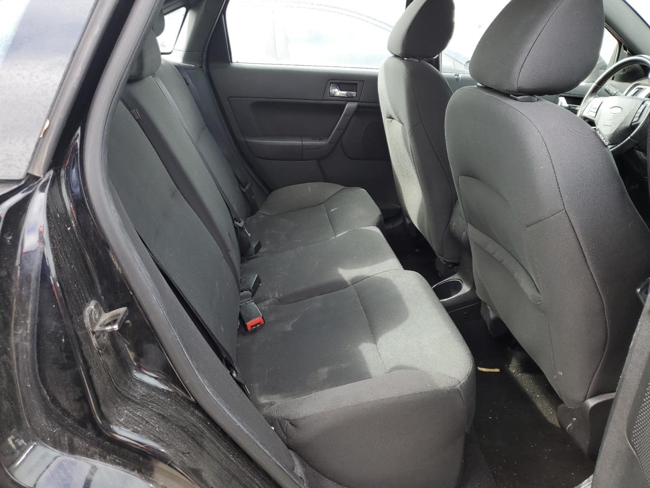 1FAHP3GN0AW179694 2010 Ford Focus Ses