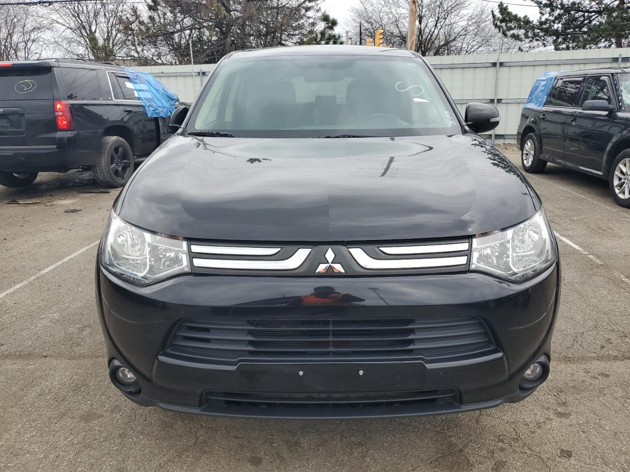 JA4AZ3A39EZ016182 2014 Mitsubishi Outlander Se