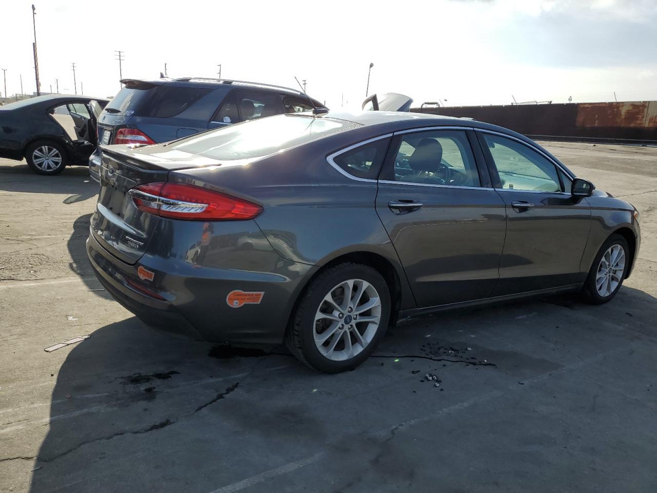 3FA6P0SU1LR231764 2020 Ford Fusion Titanium