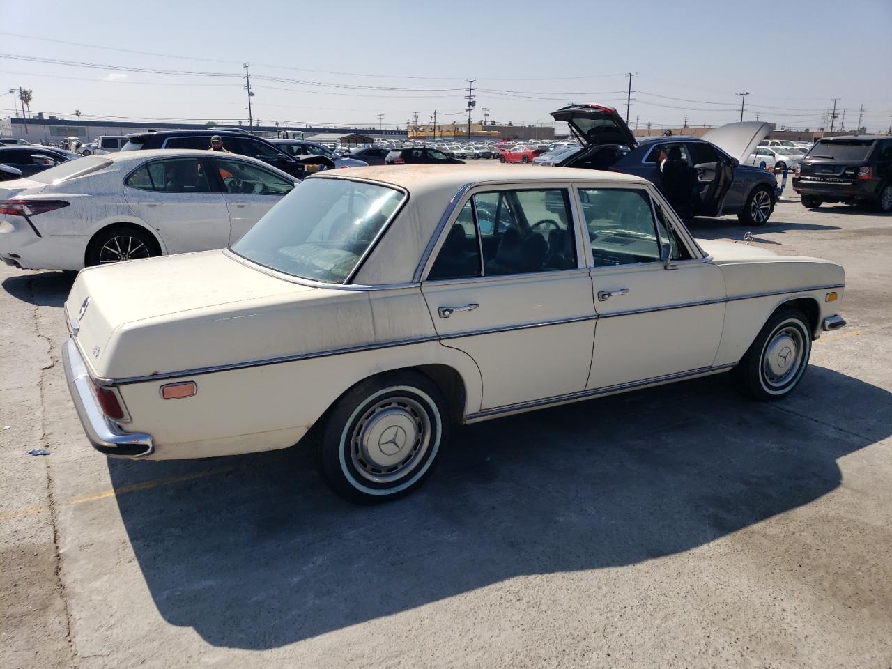 Lot #2718188566 1968 MERCEDES-BENZ 240-CLASS