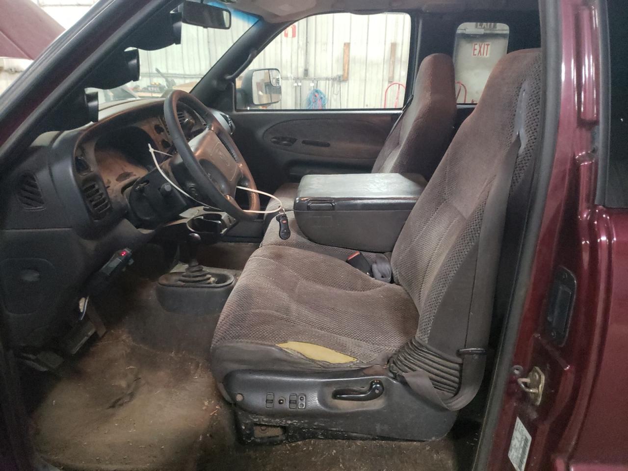 1B7MF3364YJ137675 2000 Dodge Ram 3500