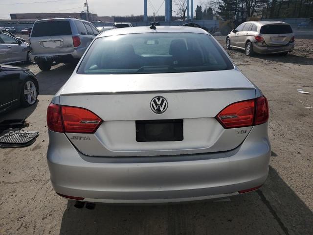  VOLKSWAGEN JETTA 2012 Сріблястий