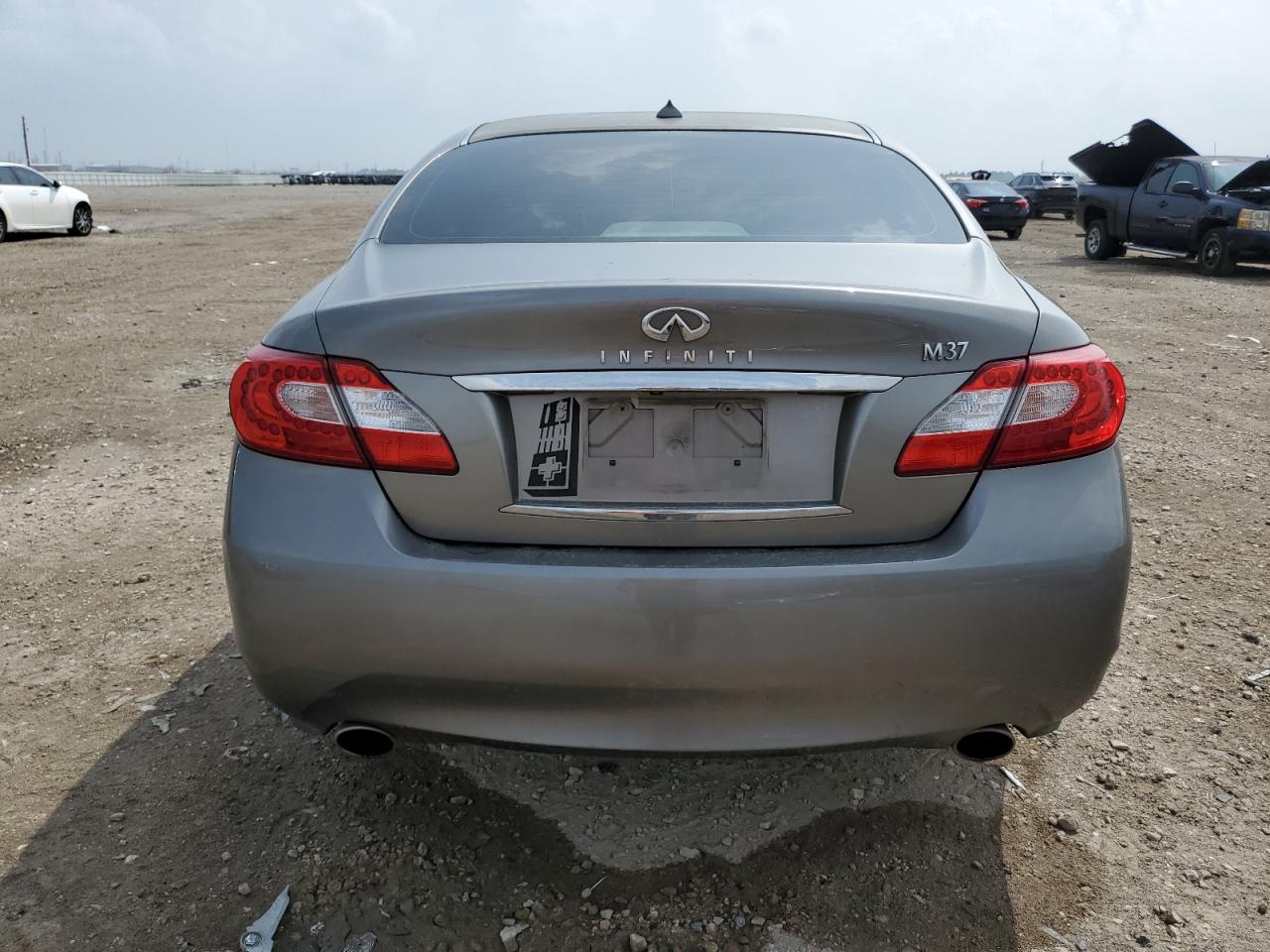 JN1BY1AP8BM321916 2011 Infiniti M37