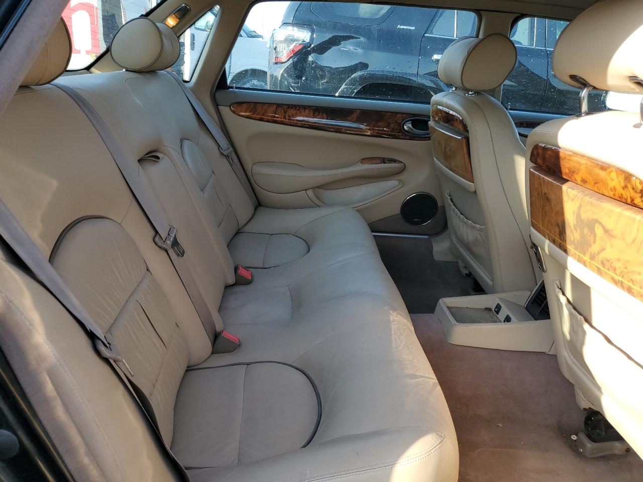 sajda24c6ylf20068 SAJDA24C6YLF20068 2000 Jaguar Vandenplas