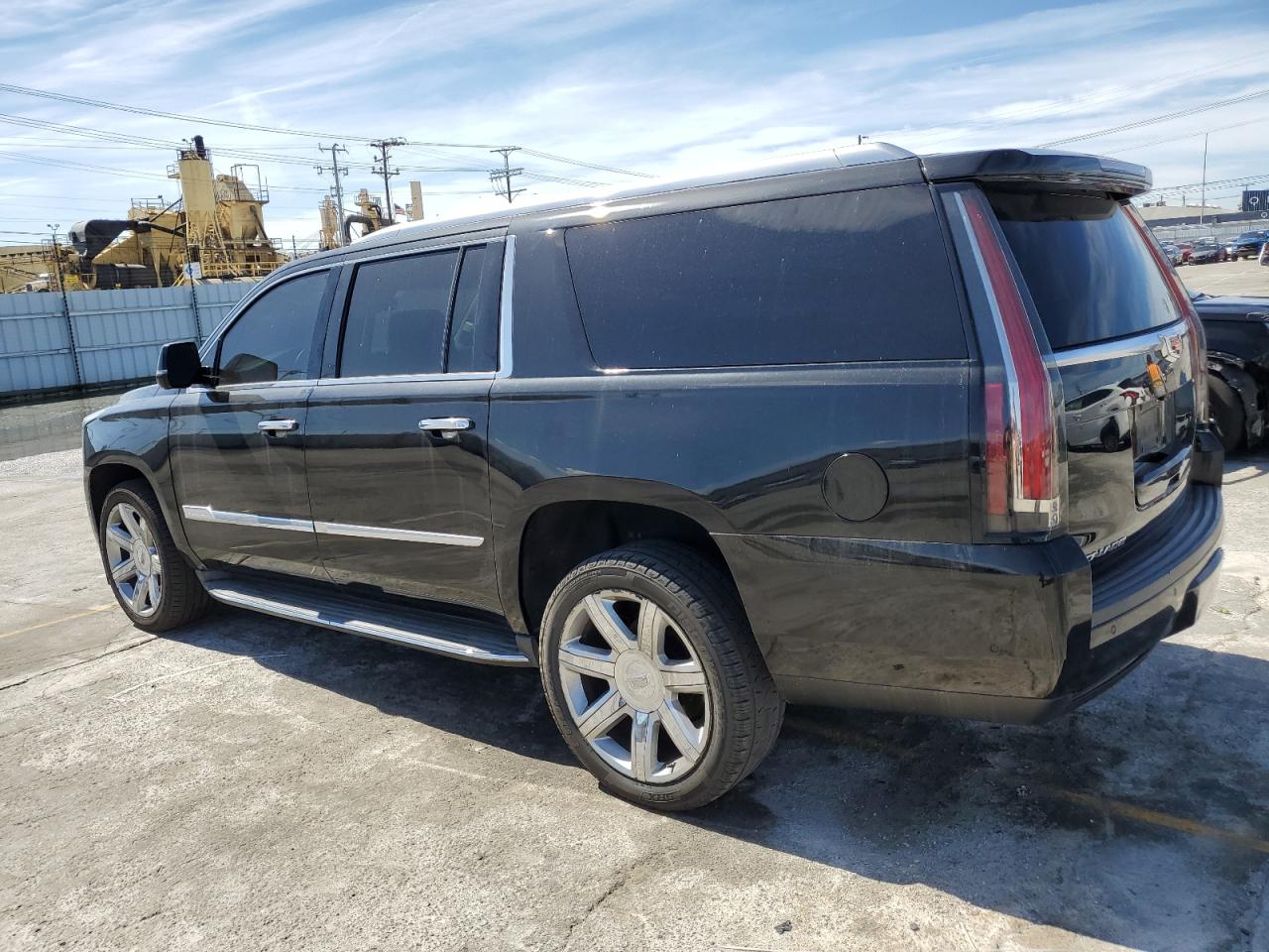 1GYS3HKJ3JR115199 2018 Cadillac Escalade Esv Luxury