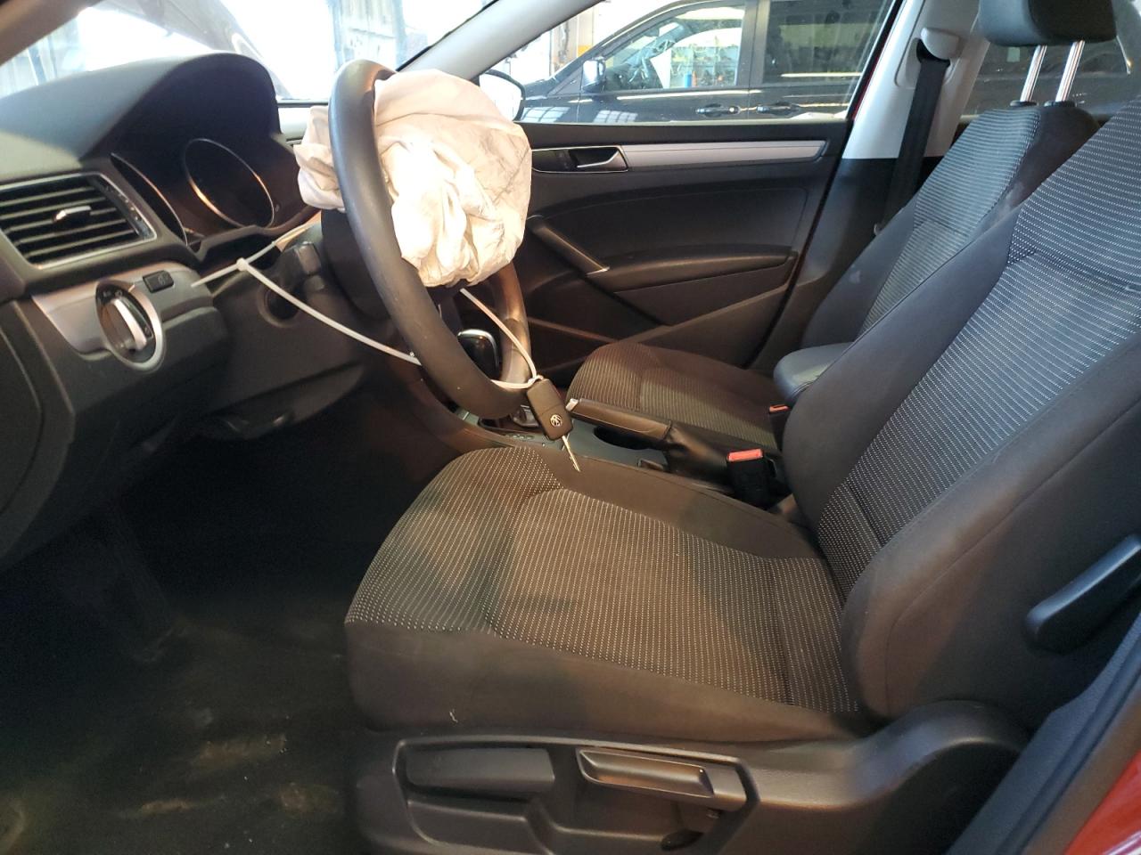 1VWAT7A33HC019078 2017 Volkswagen Passat S