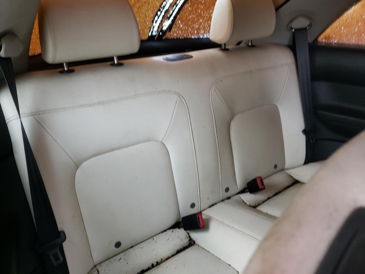 3VWFW31CX8M525947 2008 Volkswagen New Beetle Triple White