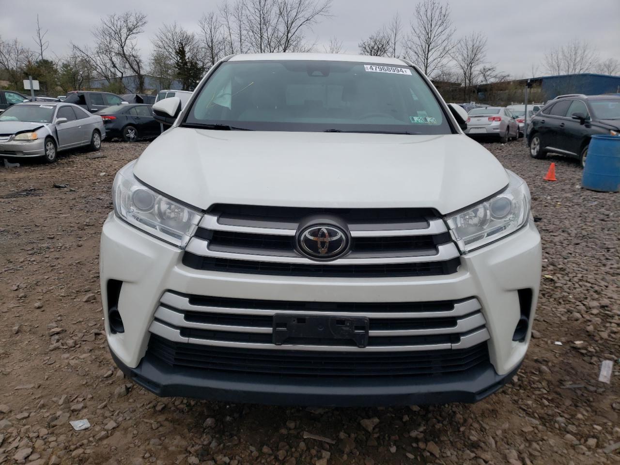 5TDBZRFH5KS956543 2019 Toyota Highlander Le