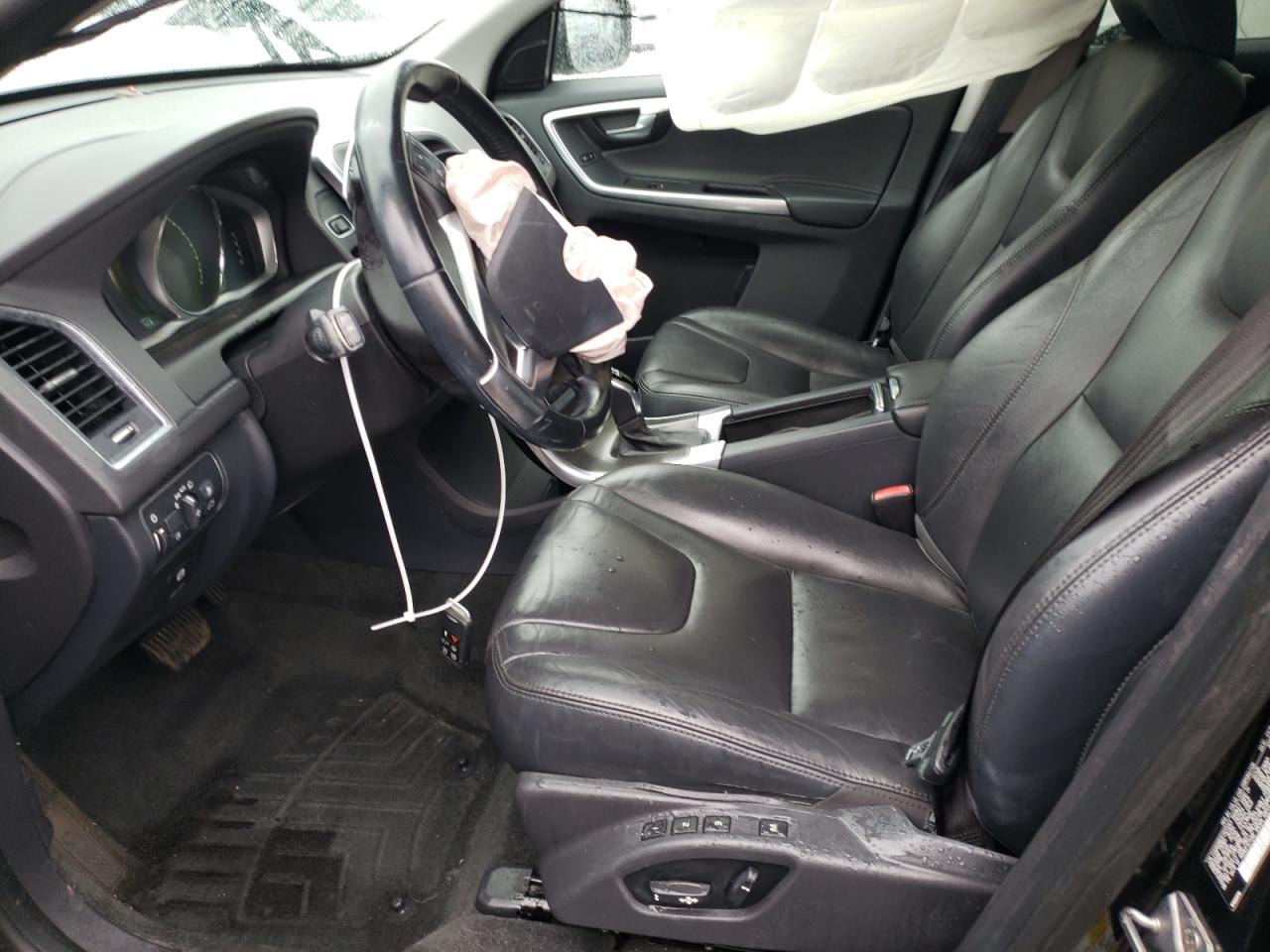 YV4902RB2F2577243 2015 Volvo Xc60 T6 Premier