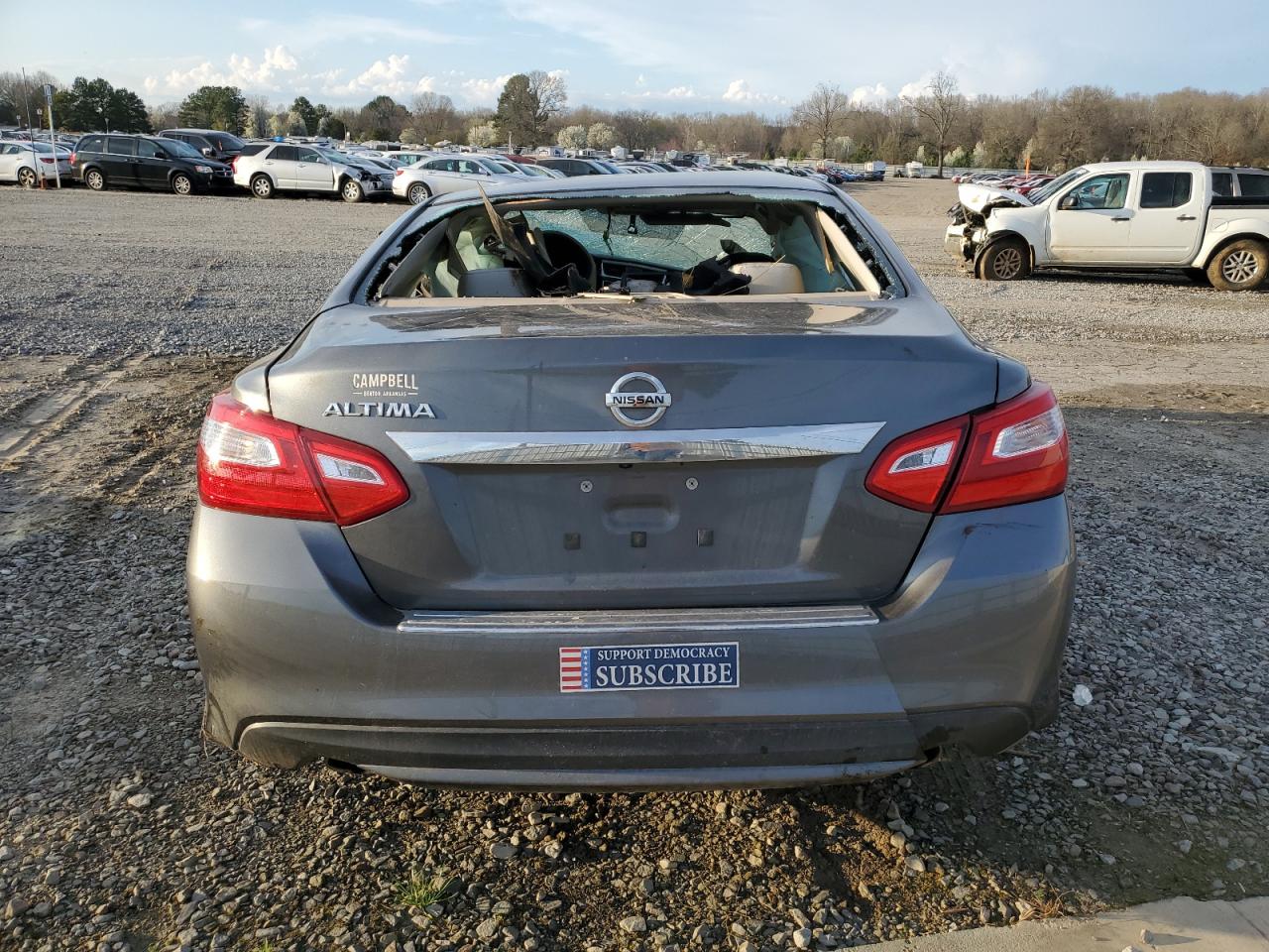 2017 Nissan Altima 2.5 vin: 1N4AL3AP8HC136076