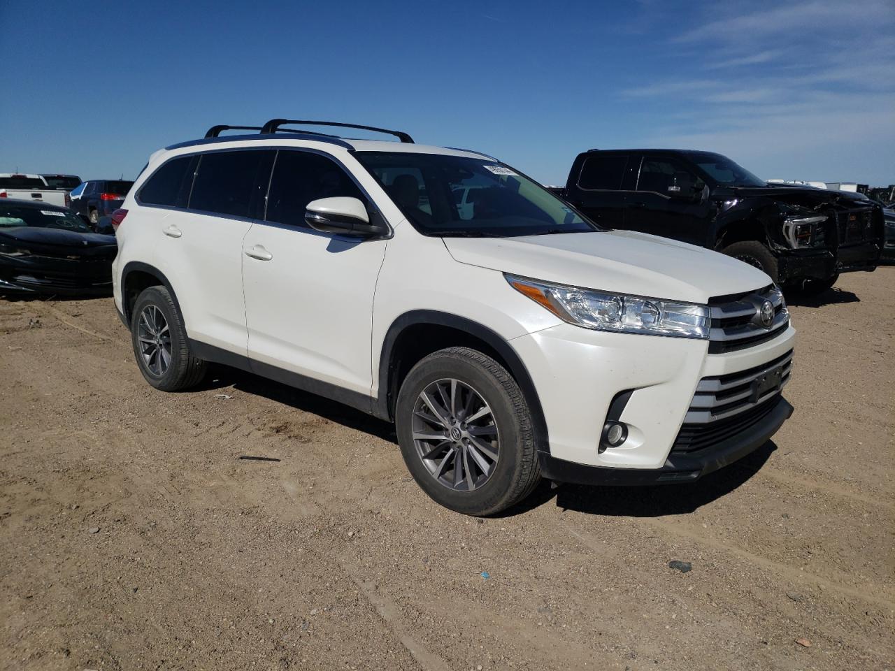 5TDKZRFH5KS302075 2019 Toyota Highlander Se