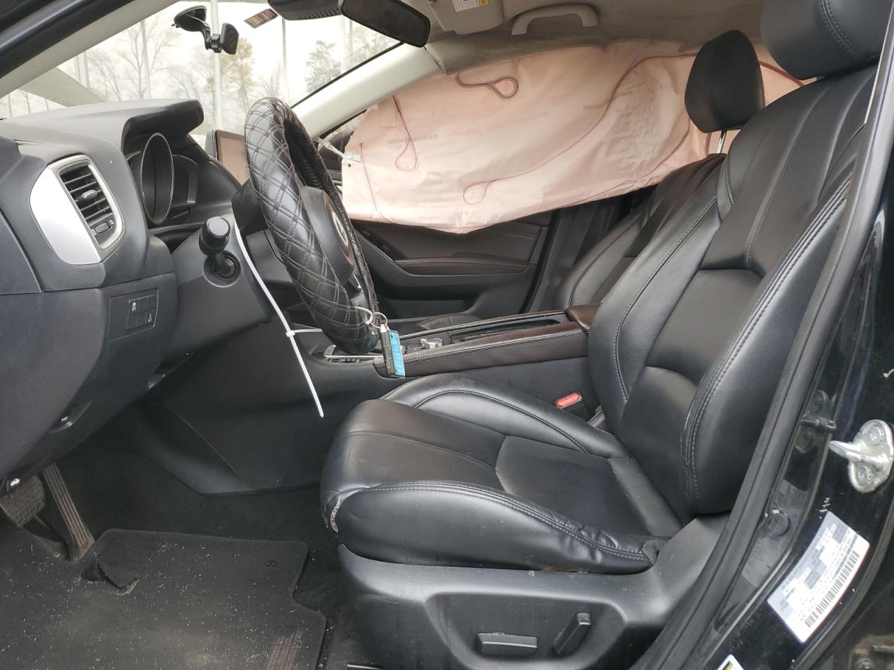 3MZBN1V35JM182115 2018 Mazda 3 Touring