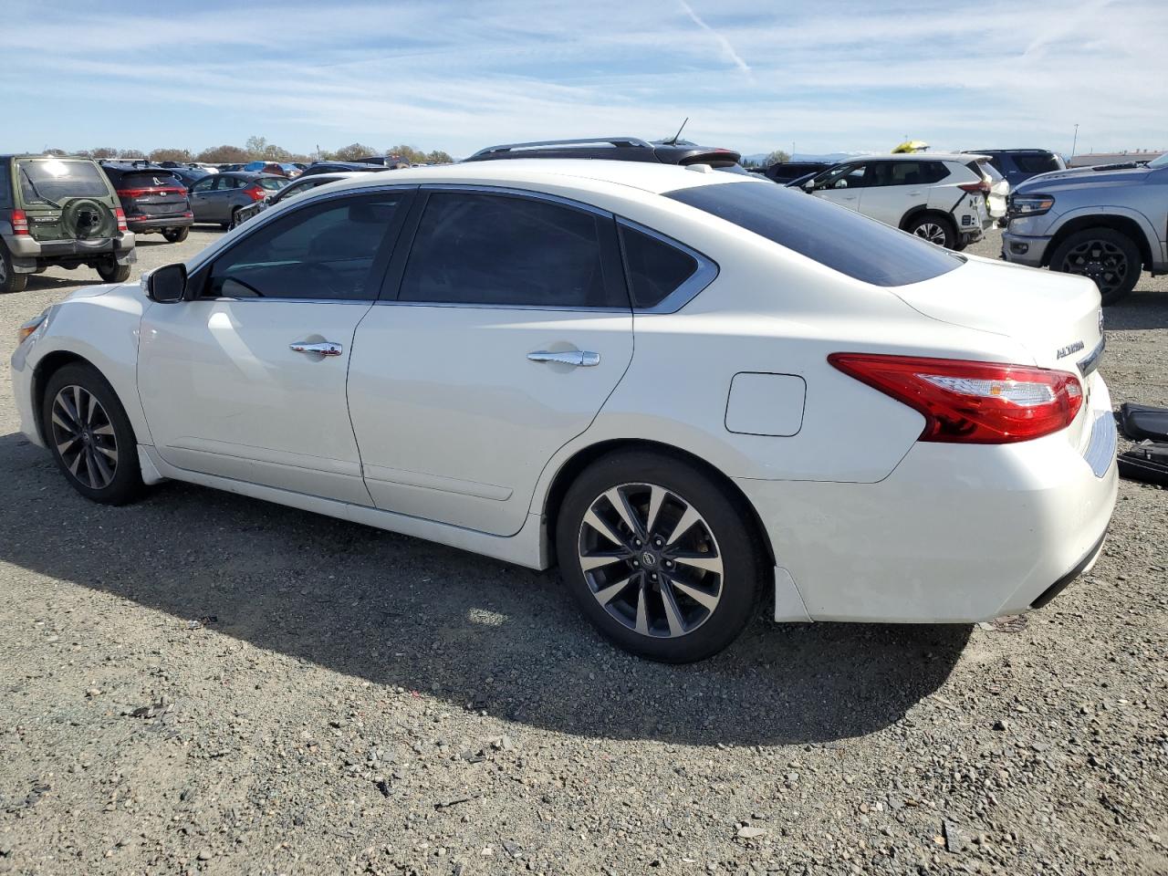 1N4AL3AP1GC230685 2016 Nissan Altima 2.5