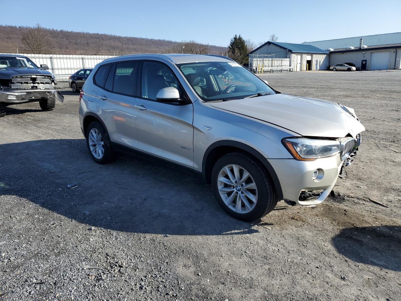 5UXWX9C5XH0T14427 2017 BMW X3 xDrive28I