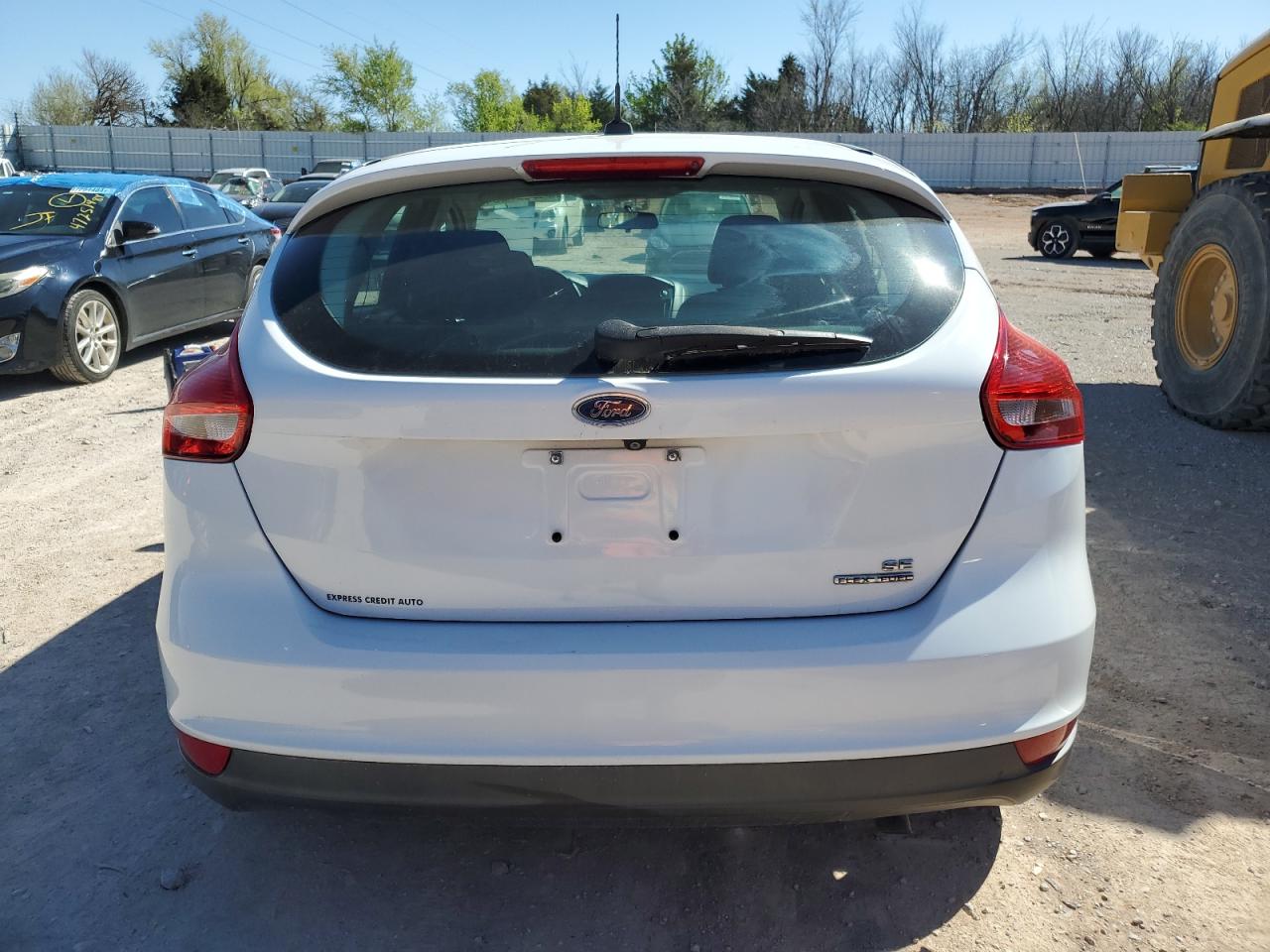 2015 Ford Focus Se vin: 1FADP3K27FL282972