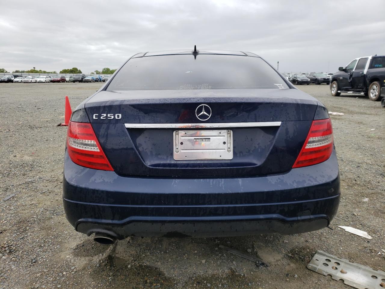 WDDGJ4HBXCF760811 2012 Mercedes-Benz C 250