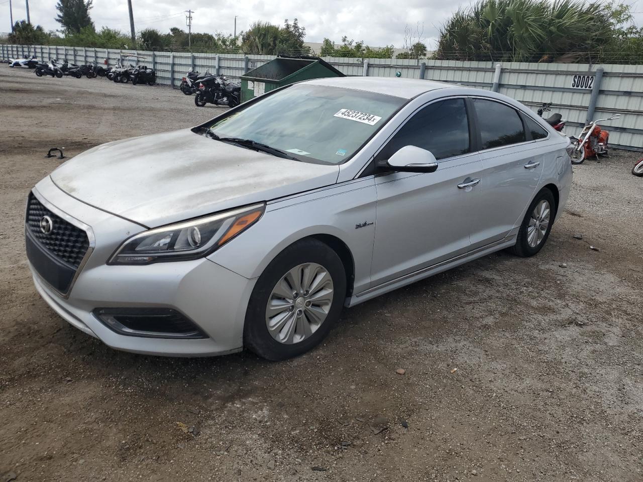 2016 Hyundai Sonata Hybrid vin: KMHE24L11GA023217