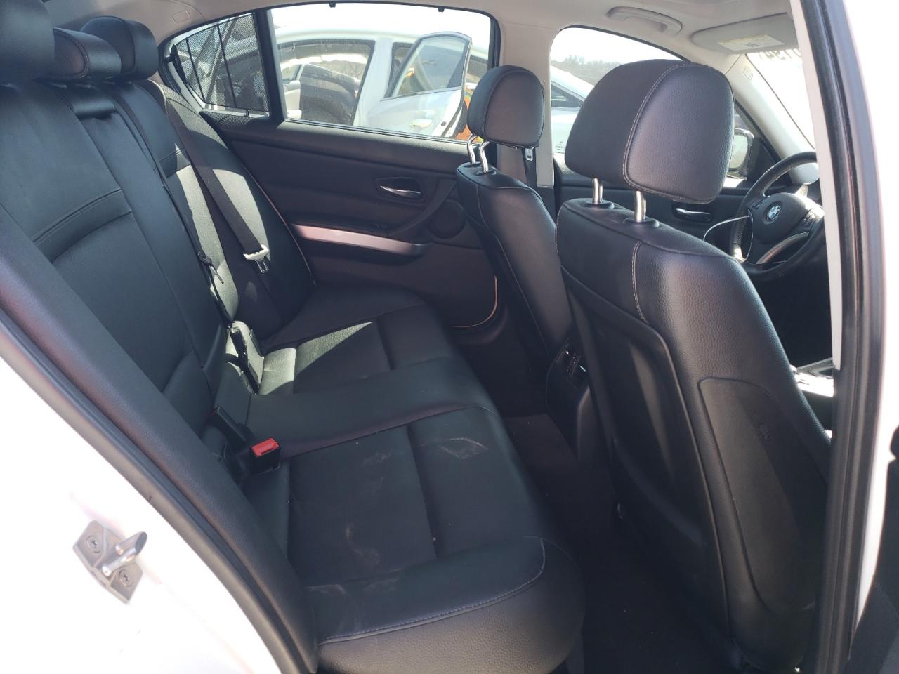 WBAPH7C58BE679171 2011 BMW 328 I