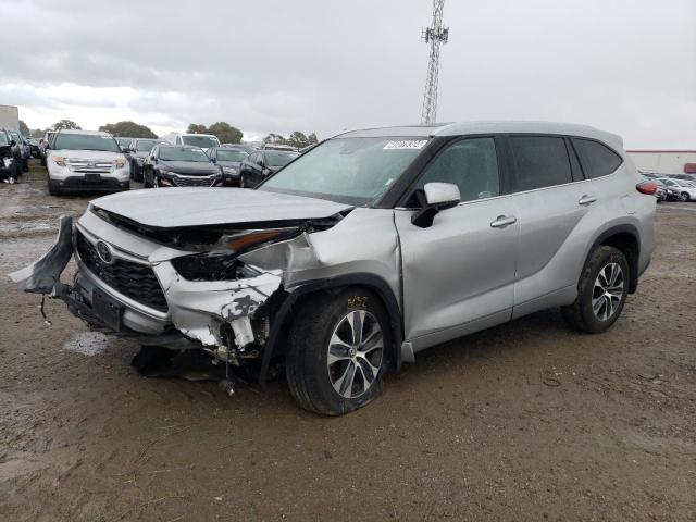 VIN 5TDGZRBH7MS552819 2021 Toyota Highlander, Xle no.1