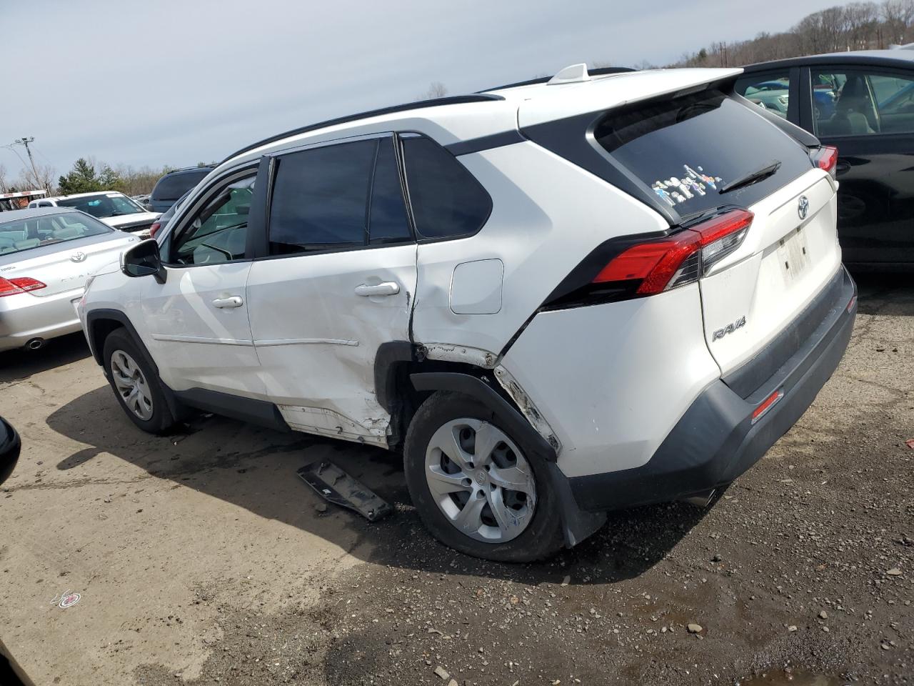 2019 Toyota Rav4 Le vin: JTMG1RFV9KD515383