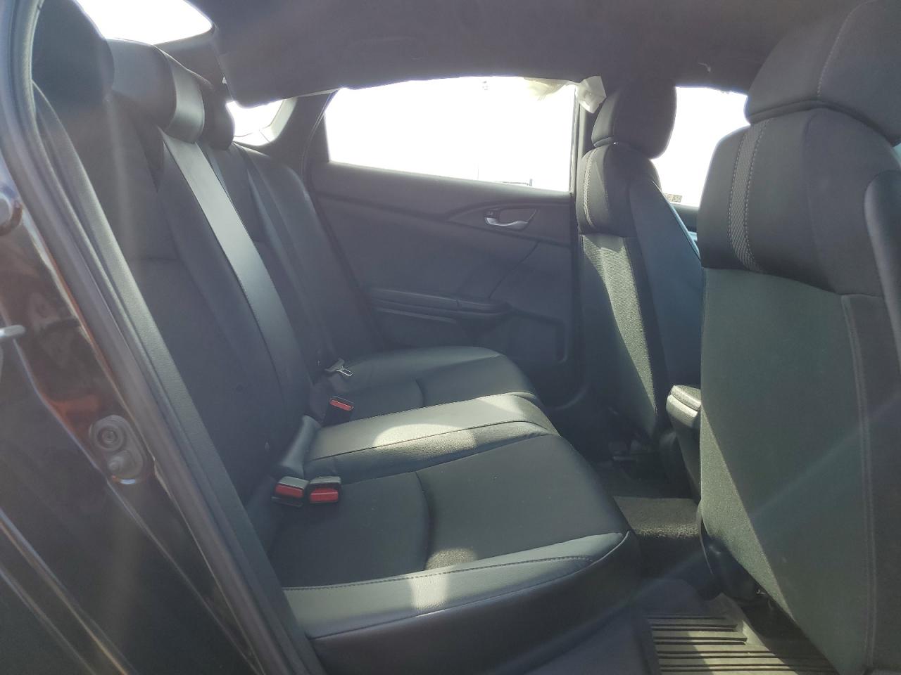 2HGFC2F83KH585067 2019 Honda Civic Sport