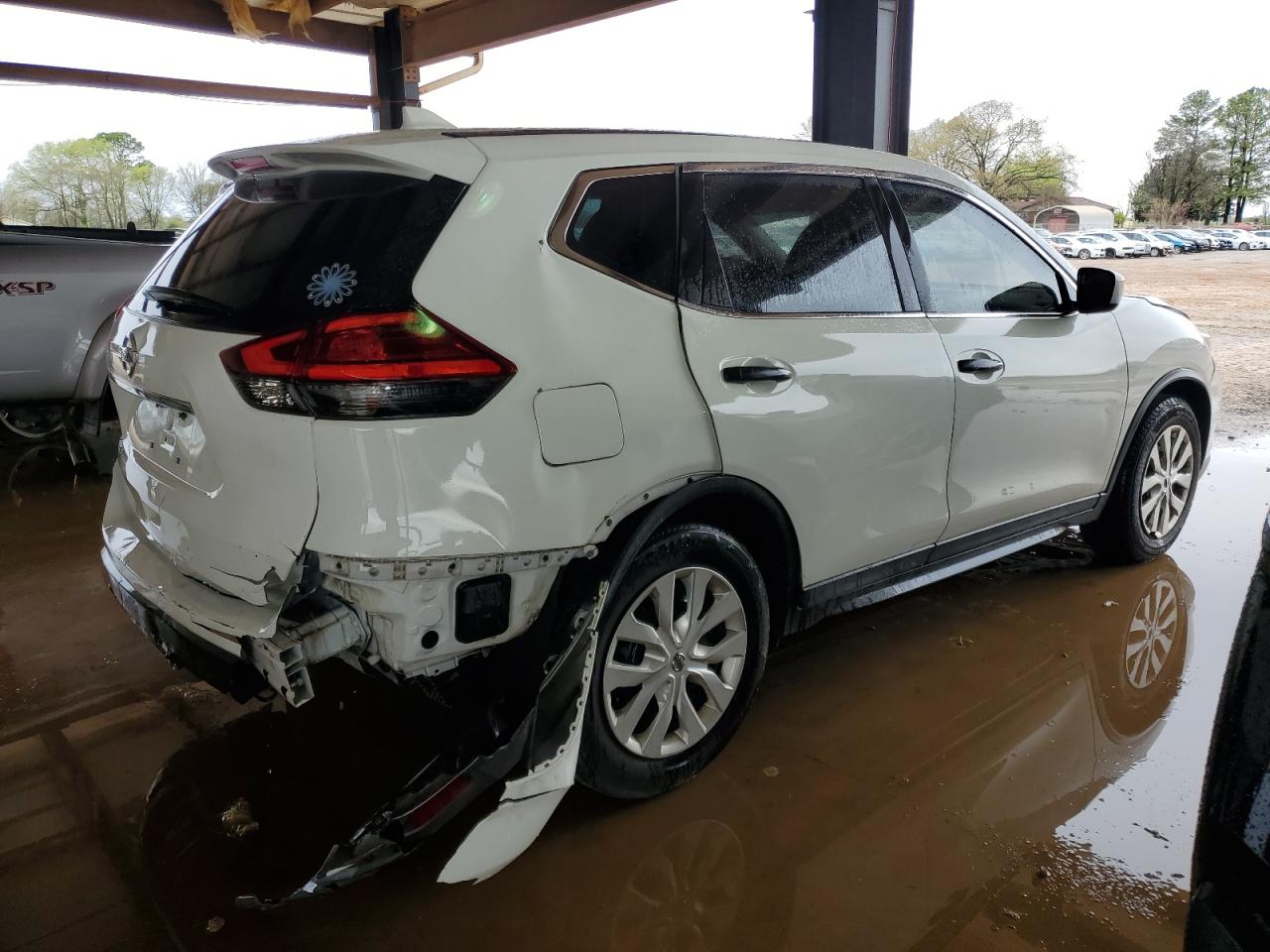 VIN: KNMAT2MT3HP544894 2017 NISSAN ROGUE