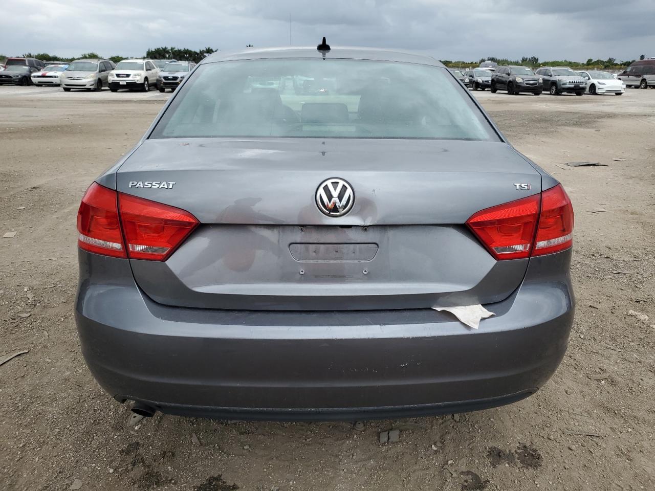 1VWAT7A3XFC085818 2015 Volkswagen Passat S