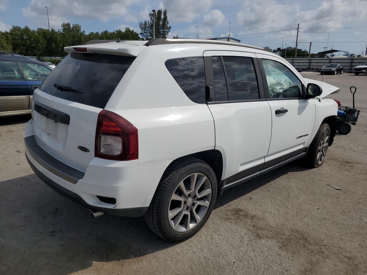 2016 Jeep Compass Sport vin: 1C4NJCBA8GD775045