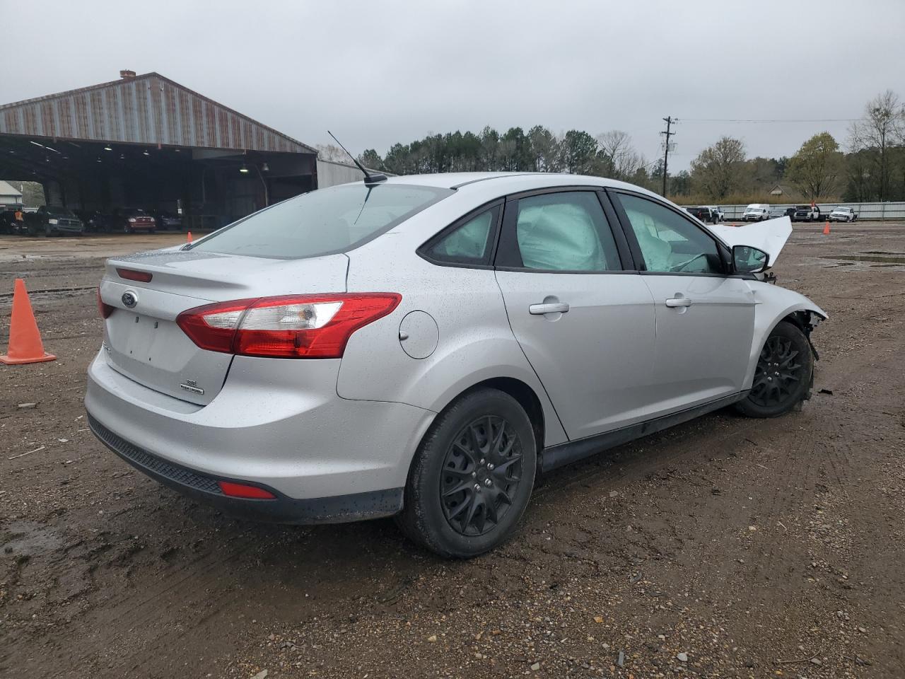 1FAHP3F22CL444076 2012 Ford Focus Se