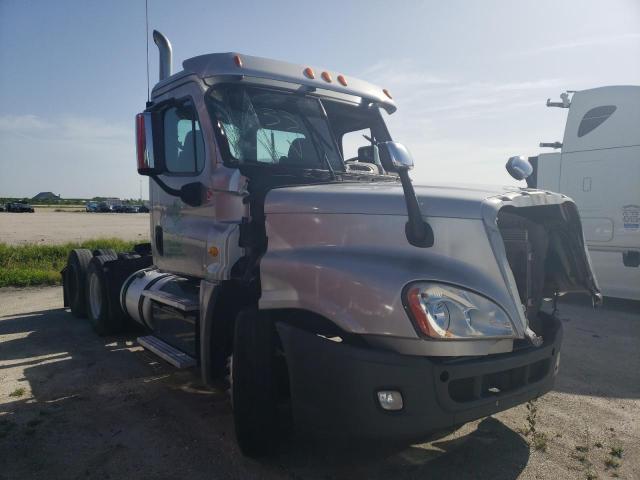 Lot #2422897712 2014 FREIGHTLINER CASCADIA 1 salvage car